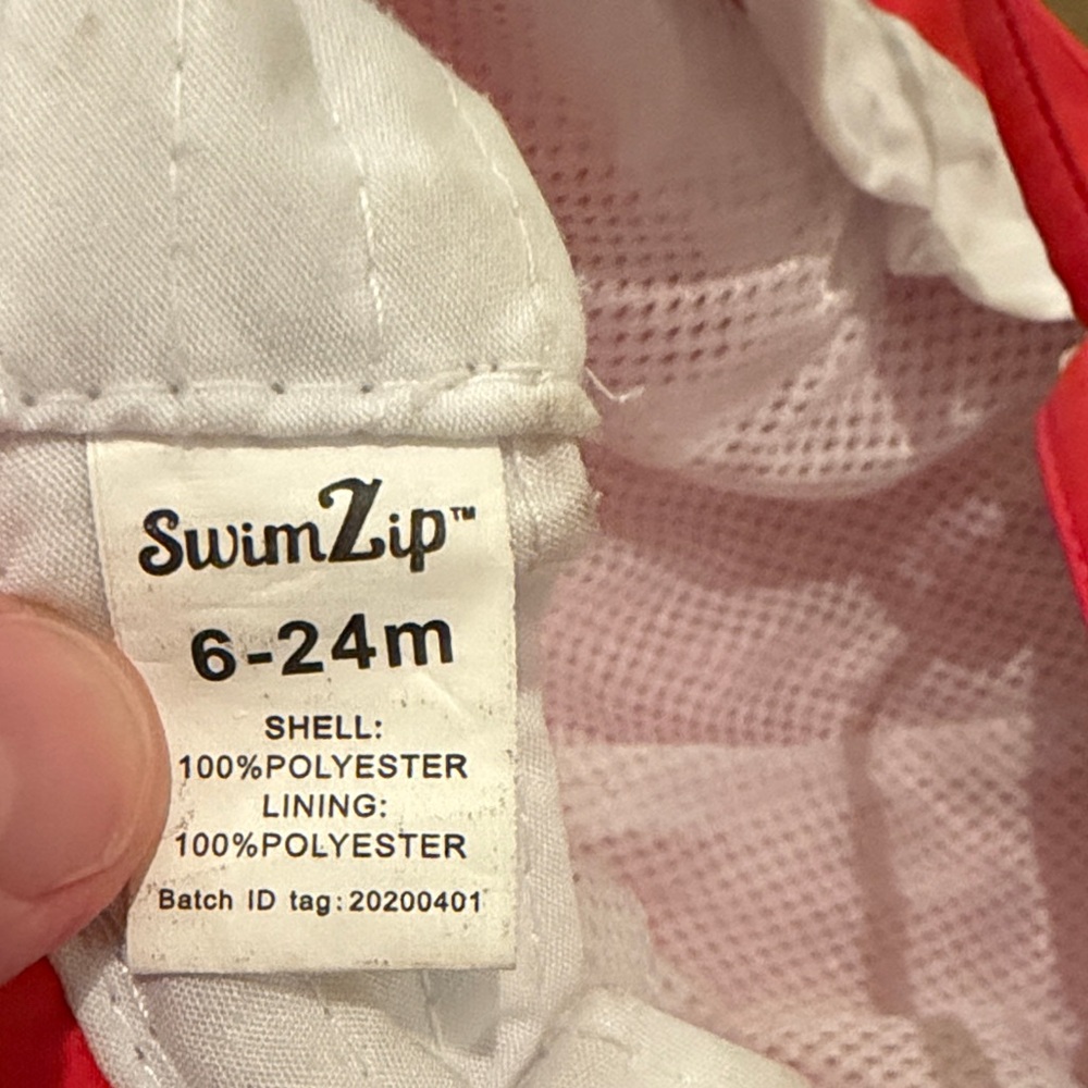 SwimZip Red Sun Hat - Picture 3 of 9